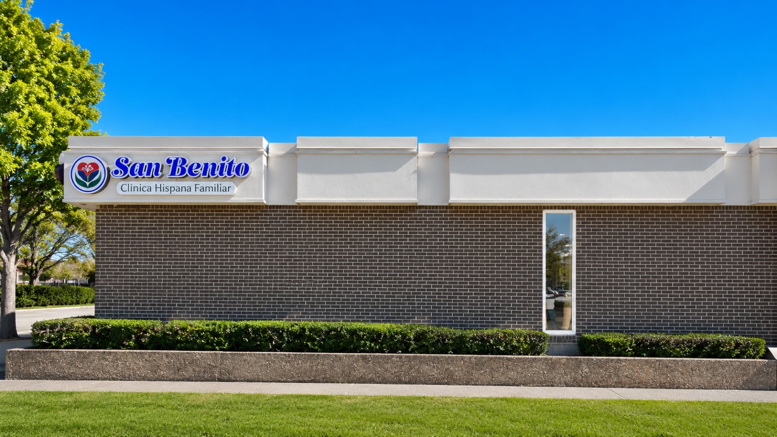 Fachada de Clínica Hispana Familiar San Benito en Arlington, Texas